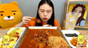 小姐姐吃土豆炒面条,小姐姐的美食日记